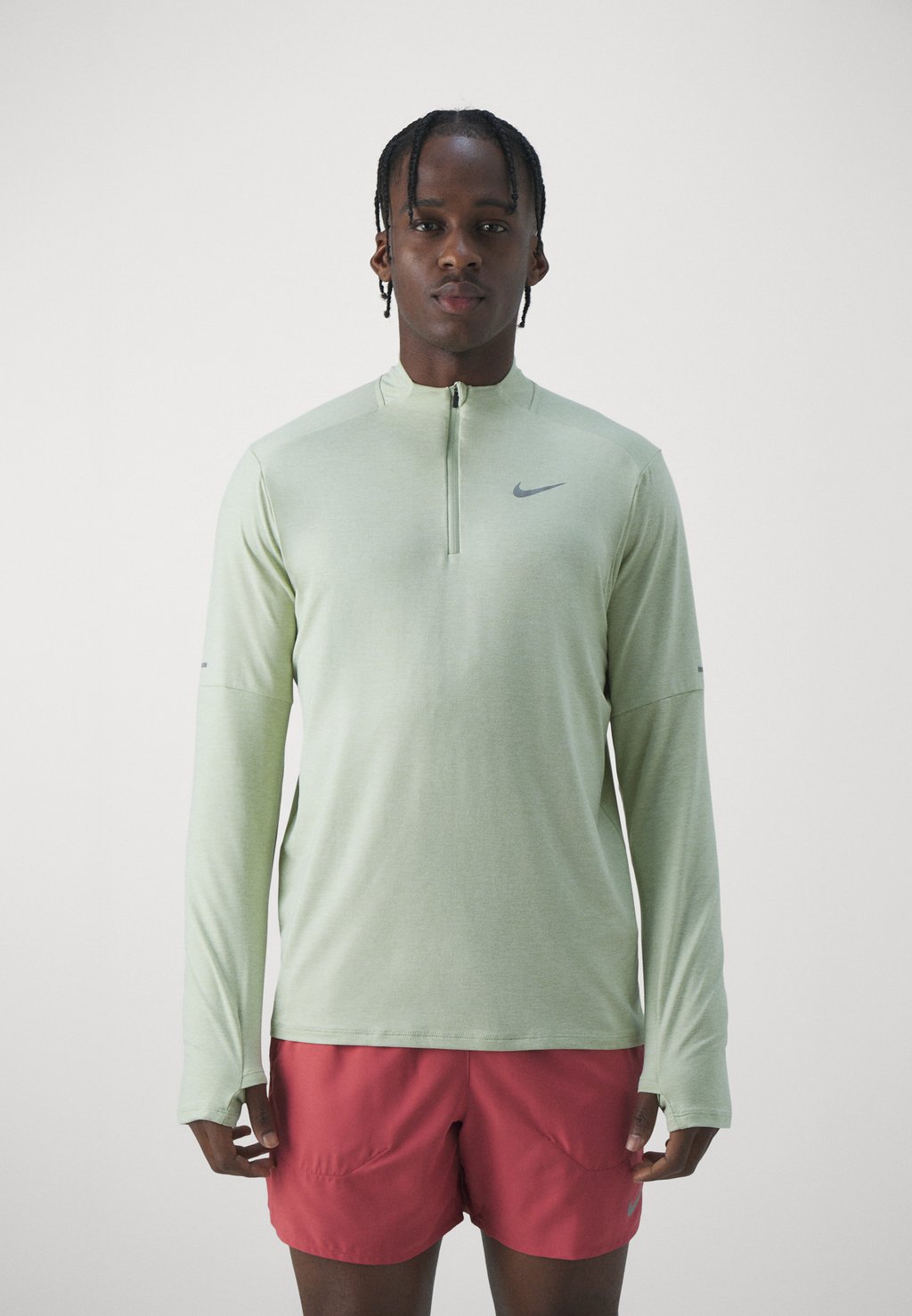 Футболка с длинным рукавом Nike, оливковая аура/морское стекло/светоотражающее серебро