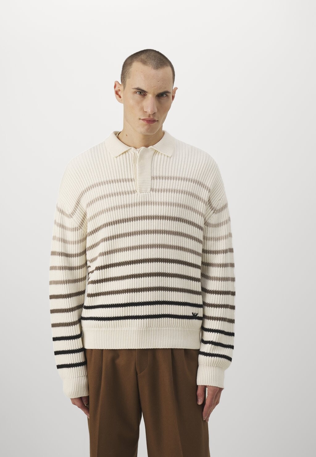 

Вязаный свитер Emporio Armani, цвет white