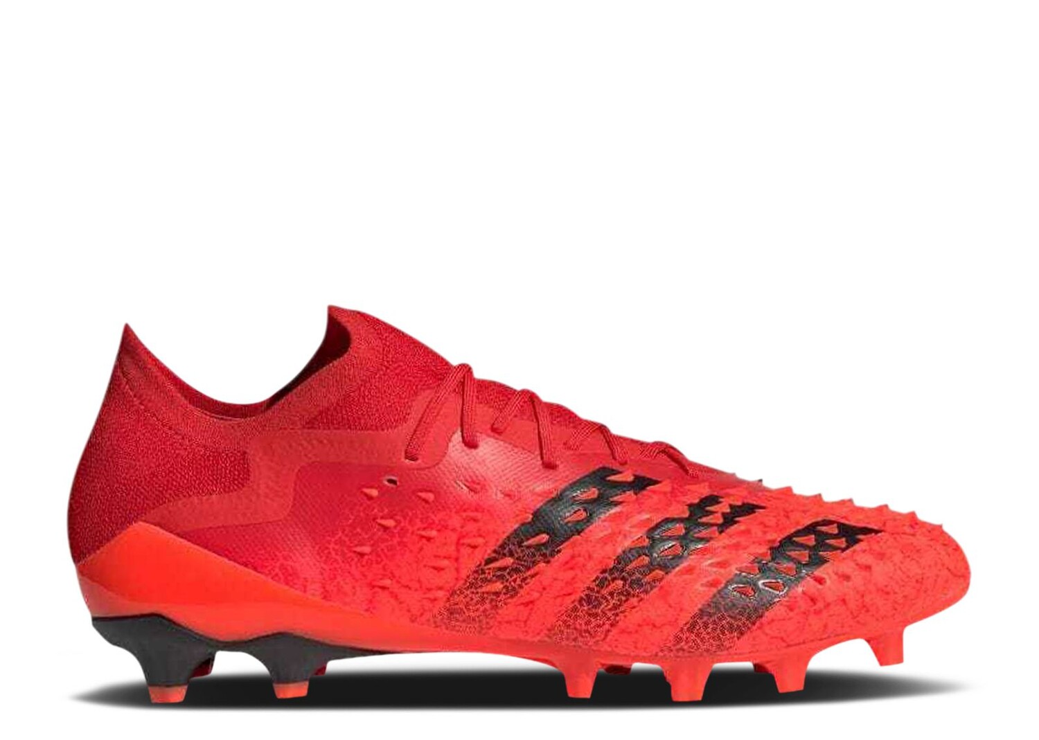 

Кроссовки adidas Predator Freak.1 Low Ag 'Demonskin - Solar Red', красный