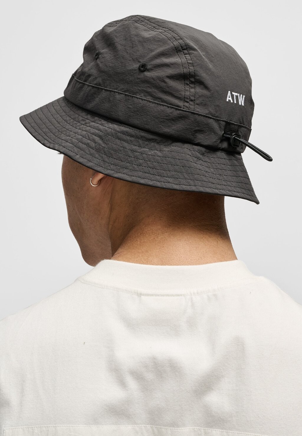 

Головной убор BUCKET HALO, черный