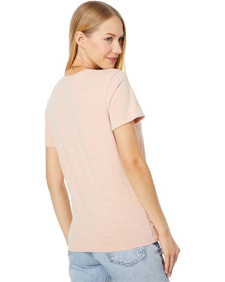 

Футболка Lucky Brand Cursed with Luck Classic Crew Tee, цвет Peach Whip