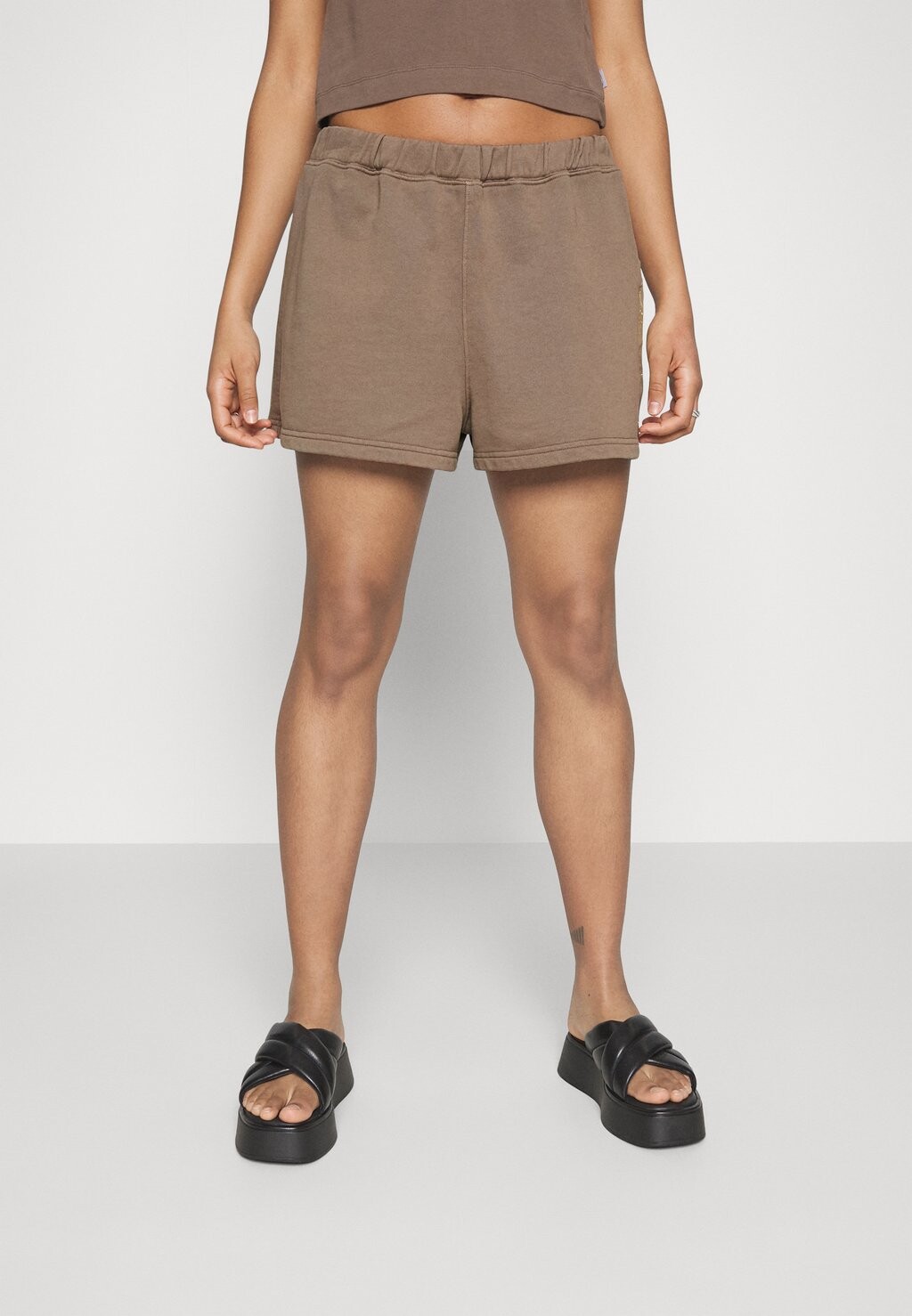 

Шорты Quiksilver