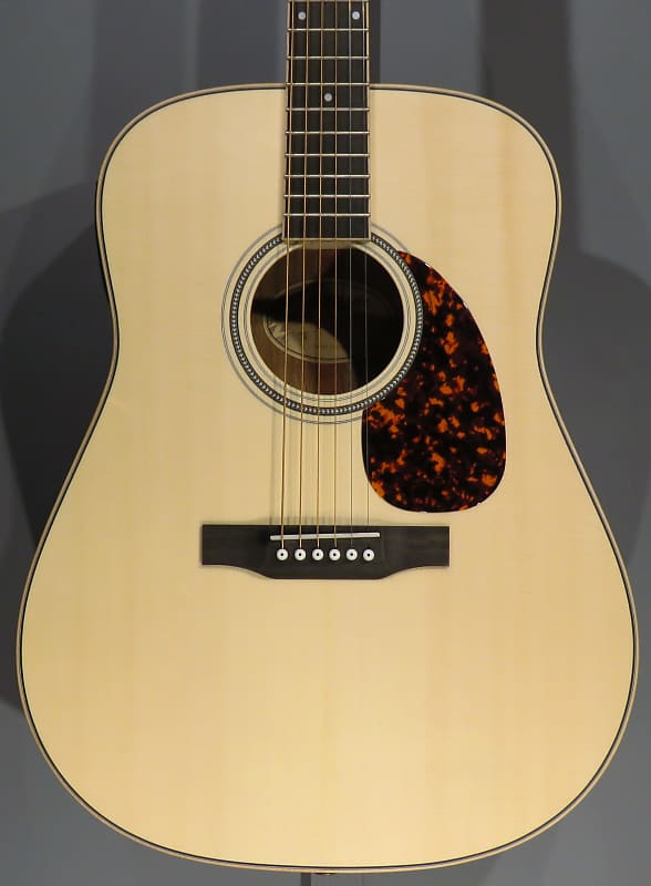 Акустическая гитара Larrivee D-03E Bhilwara/Moon Spruce 2022 Natural w/Hardshell Case