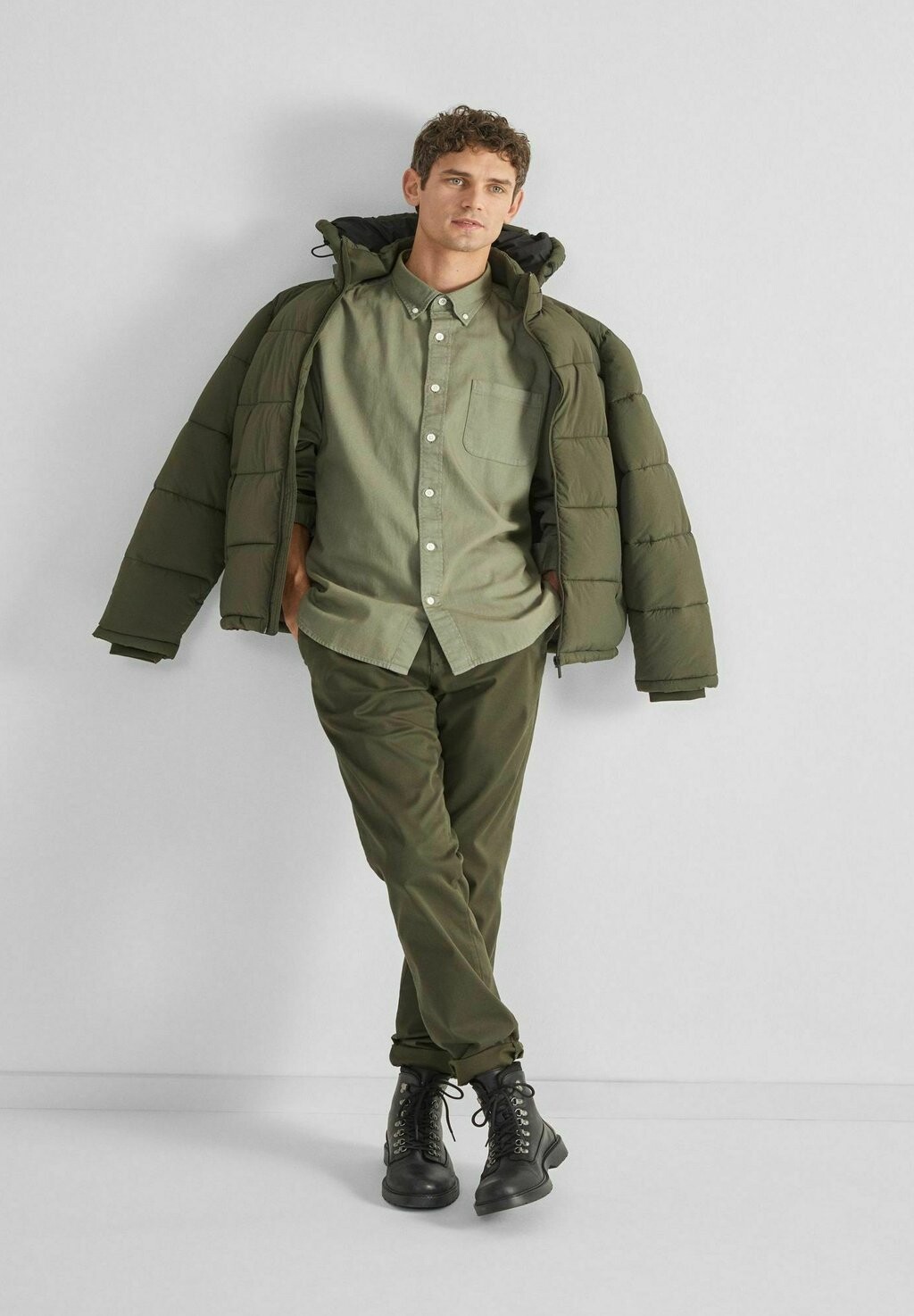 

Куртка Selected Homme SLHCOOPER PUFFER W NOOS, цвет forest night