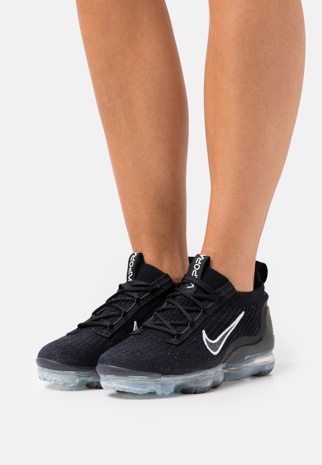 Низкие кроссовки Air Max Vapormax Nike, цвет black/white/metallic silver