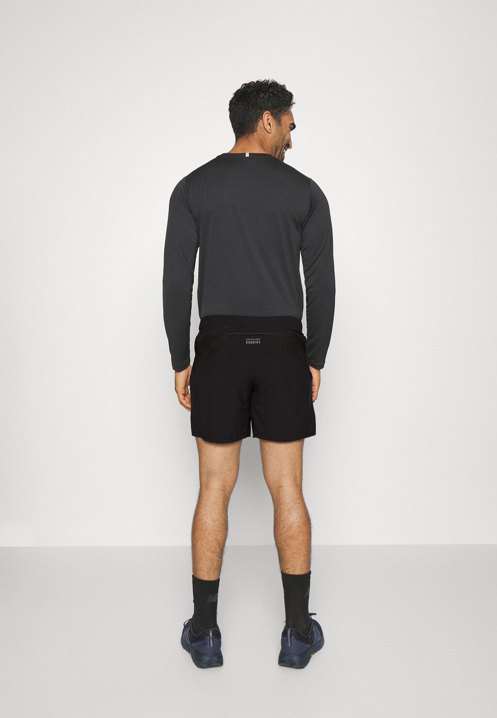 

Спортивные шорты IMPACT RUN LUMINOUS 6 INCH SHORT New Balance, черный