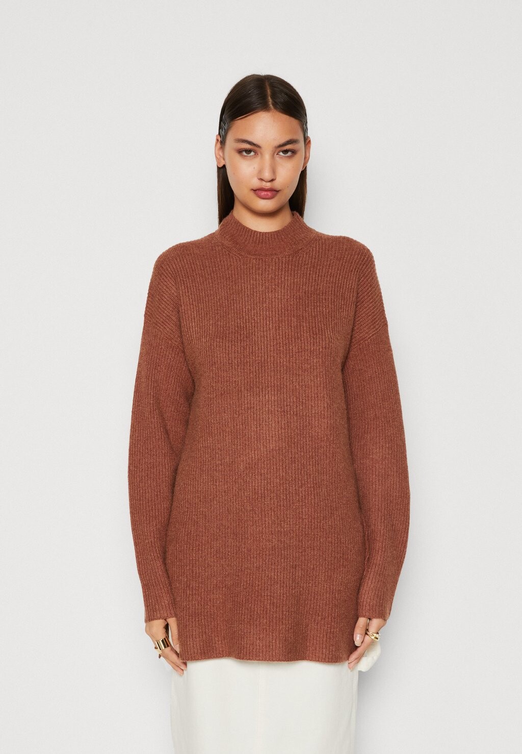 

Свитшот ONLY ONLKATIA LOOSE HIGHNECK, цвет friar brown melange