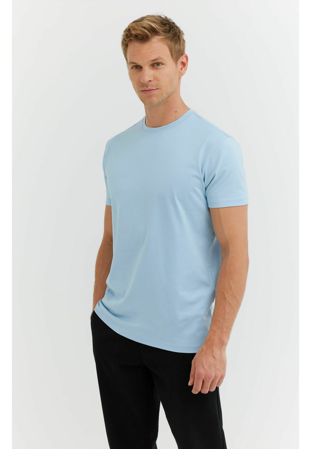Базовая футболка WÓLCZANKA, светло-синий