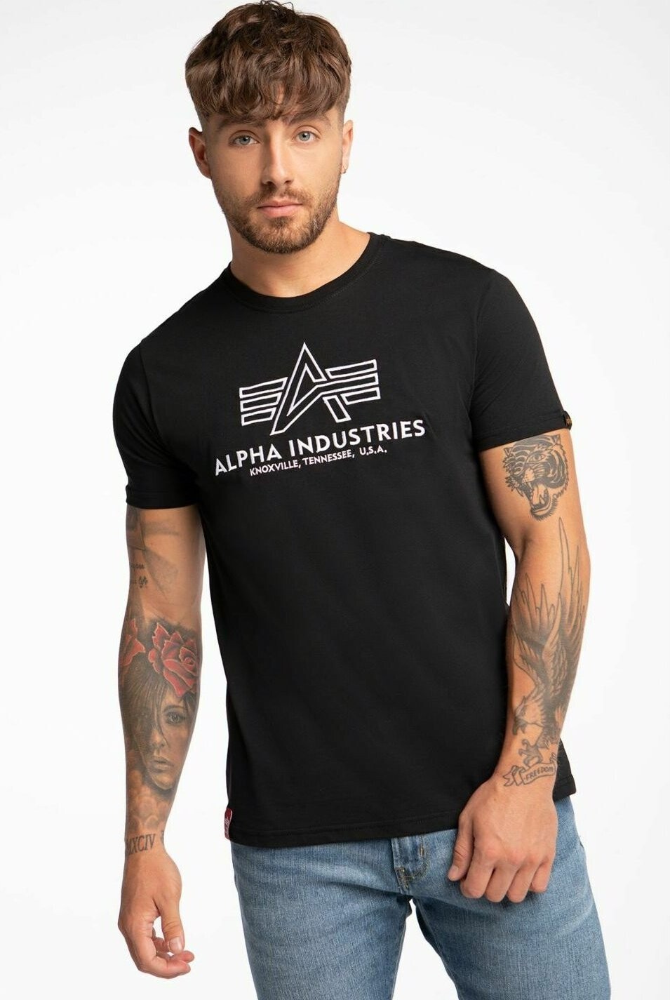 

Футболка с принтом Alpha Industries, черный