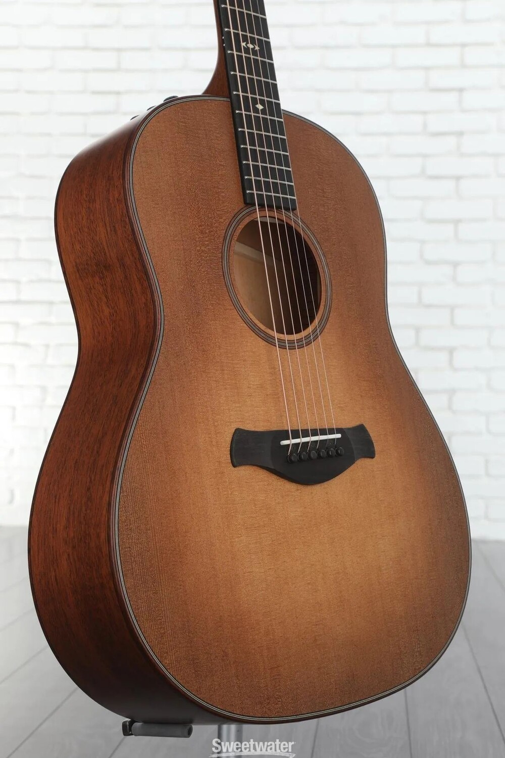 

Taylor 517e Grand Pacific Builder's Edition V-Class — Wild Honey Burst