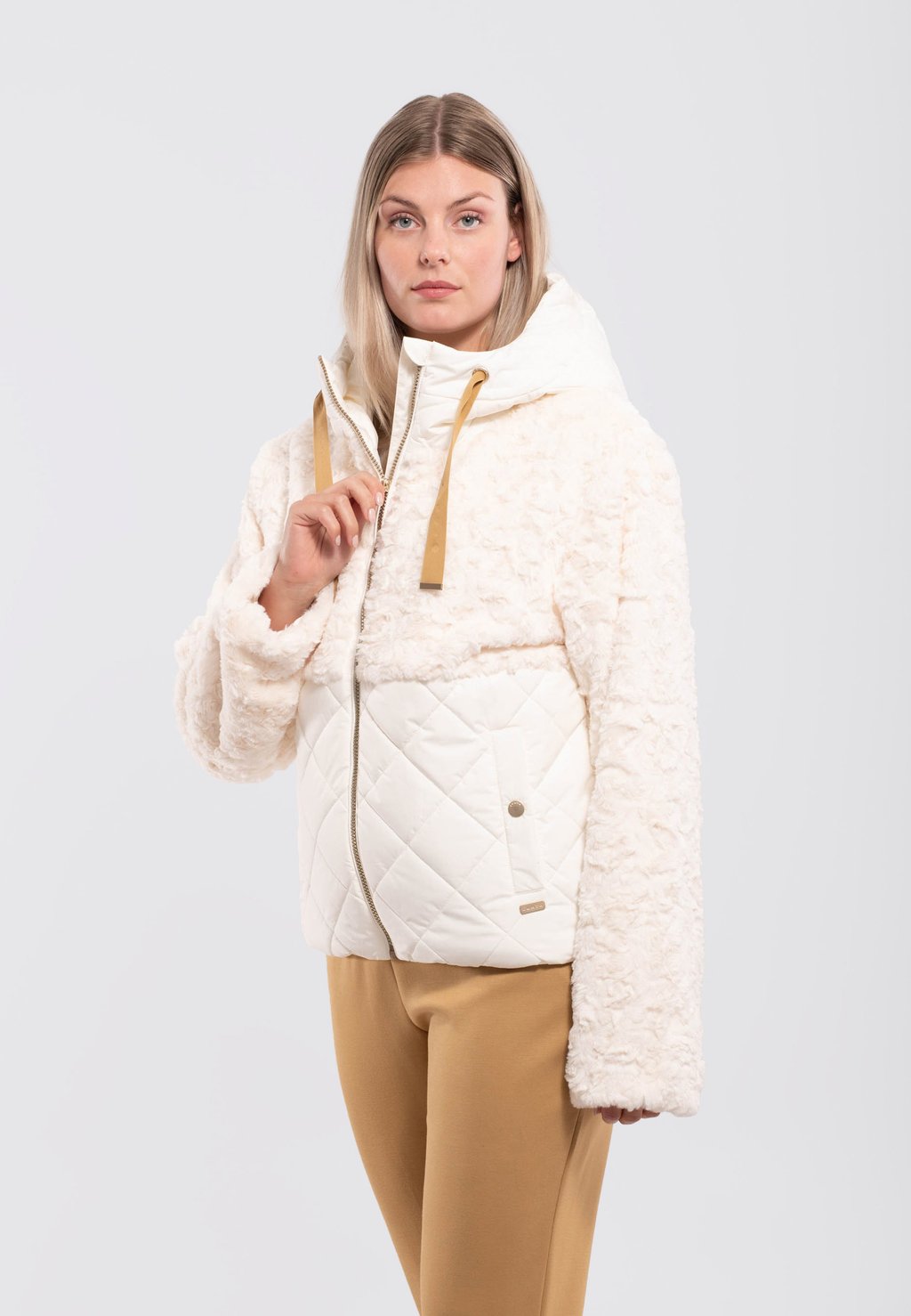 Зимняя куртка Luhta куртка женская luhta peppiina 636461386lv