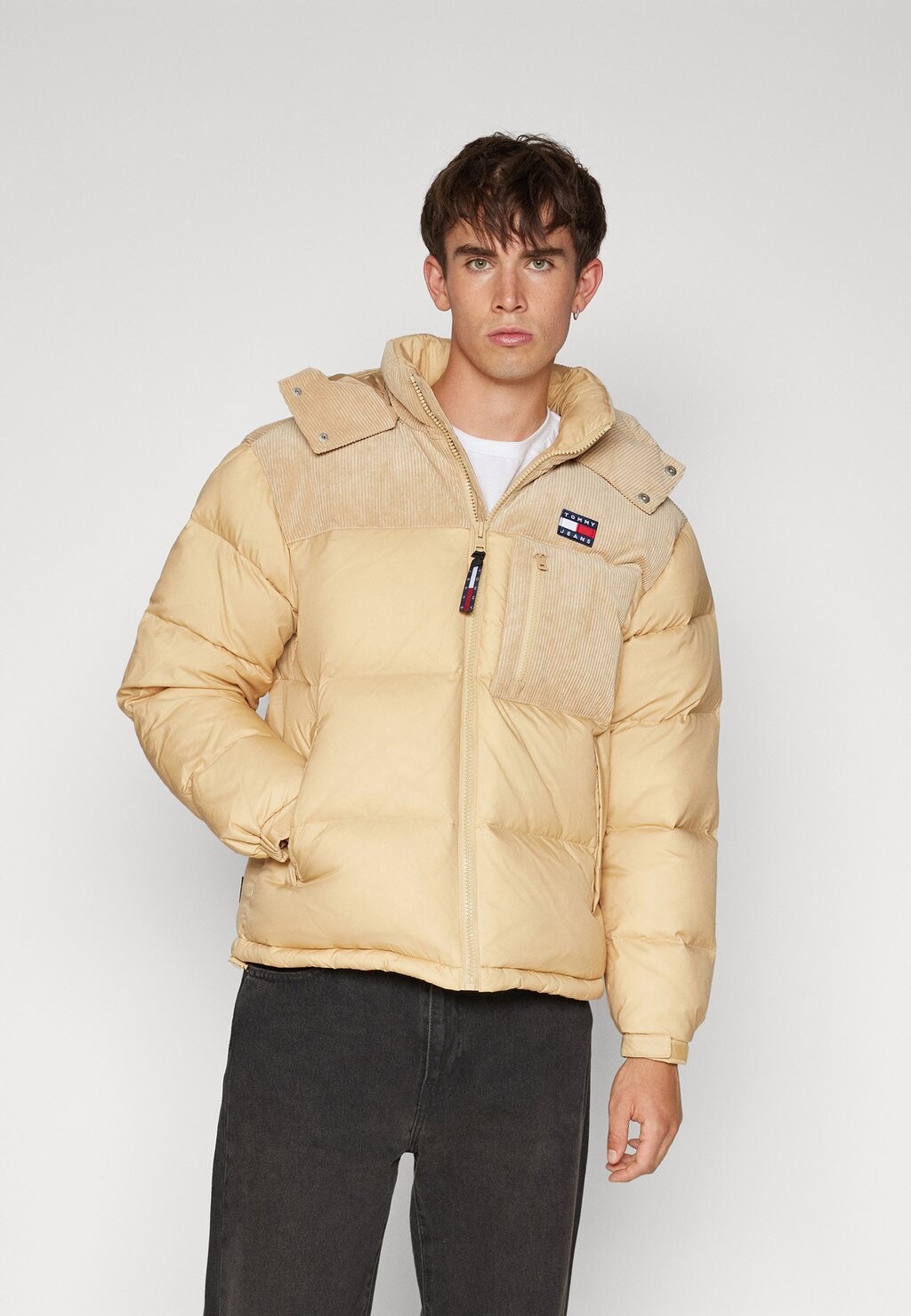 

Куртка Tommy Jeans MIX ALASKA PUFFER, цвет tawny sand