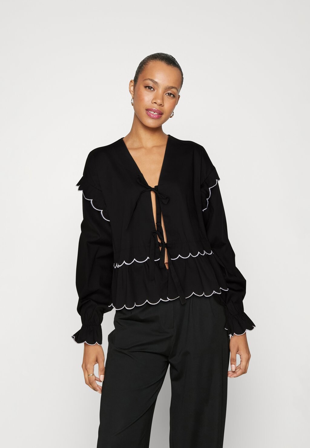 

Блузка Pieces ПКЛУНА, цвет black/bright white