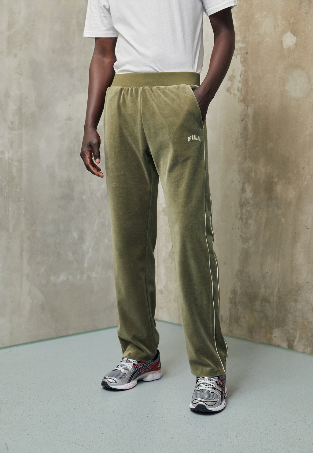 

Спортивные брюки TEGAL TRACK PANTS Fila, оливковая ночь