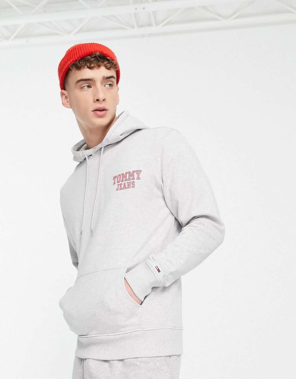 

Серая худи с графическим логотипом Tommy Jeans, Серый