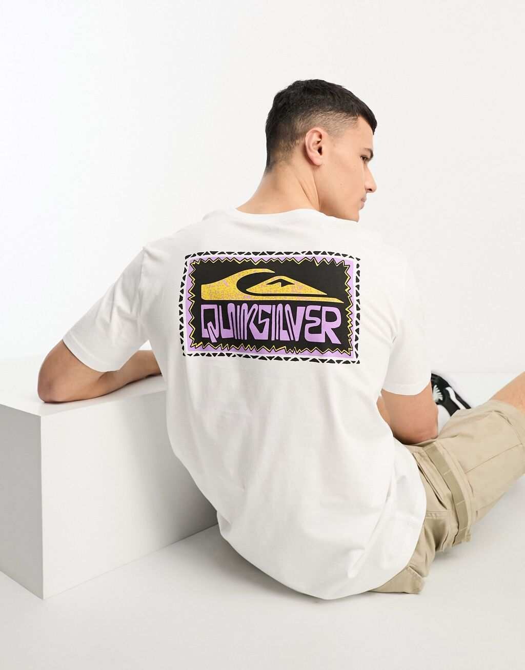 

Белая футболка Quiksilver Fade