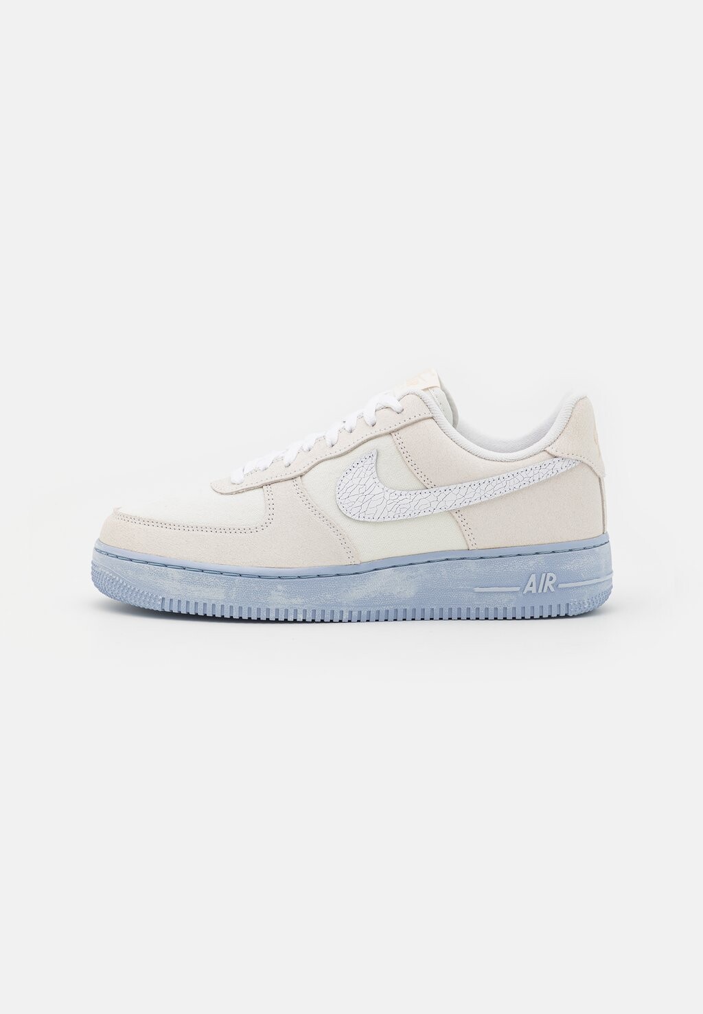 

Кроссовки Nike Air Force 1 07, саммит белый / белый