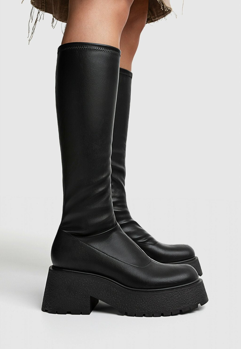 

Ботинки на платформе Stretch Stradivarius, черный