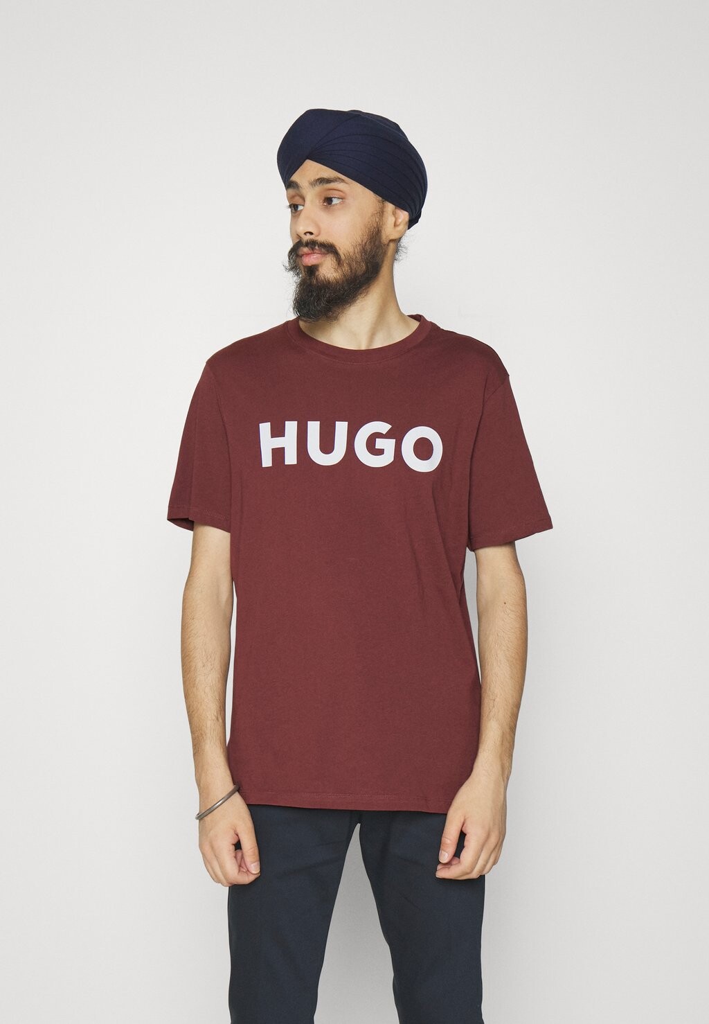 

Футболка с принтом HUGO, бордовый