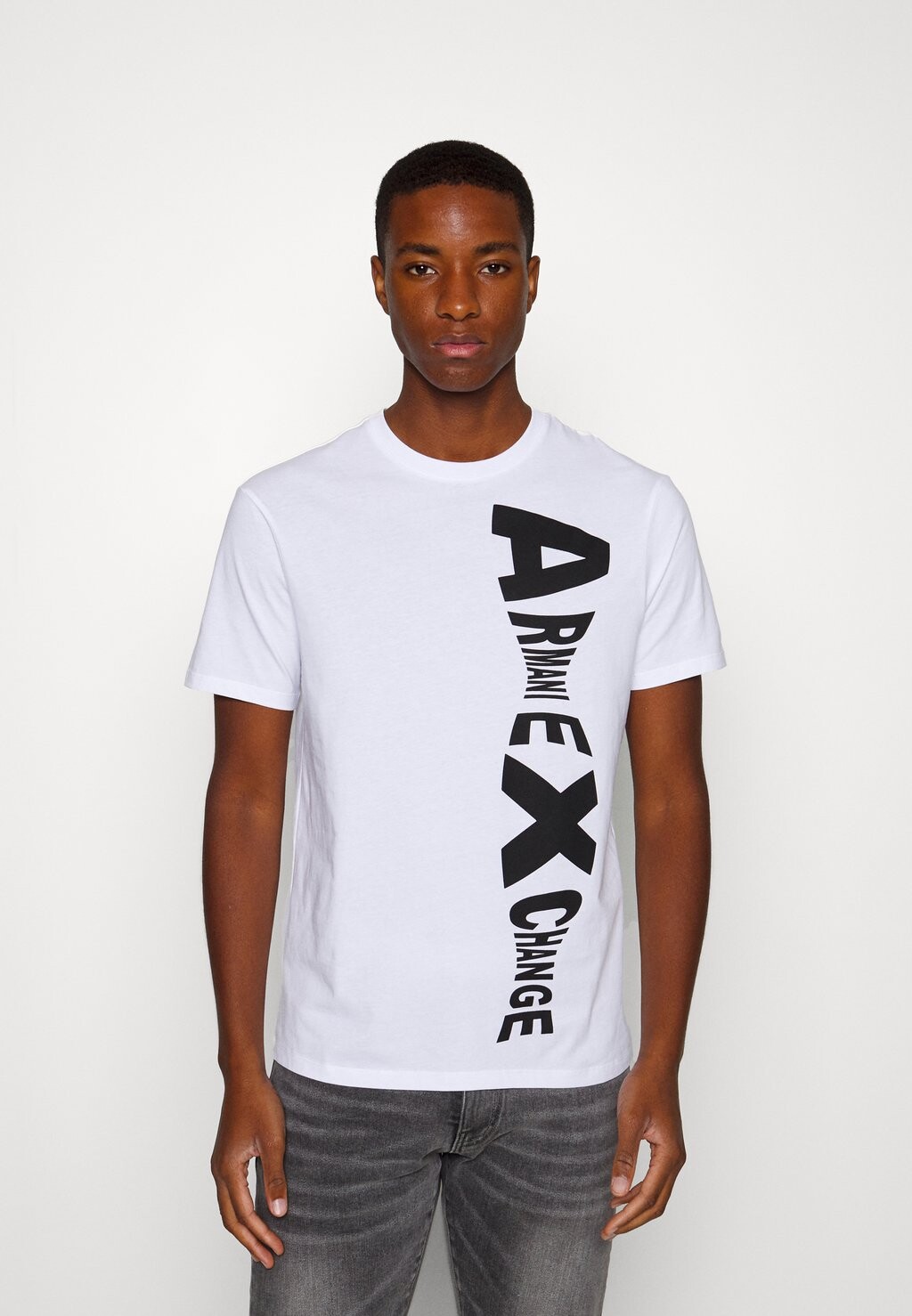 

Футболка с принтом Armani Exchange, белый