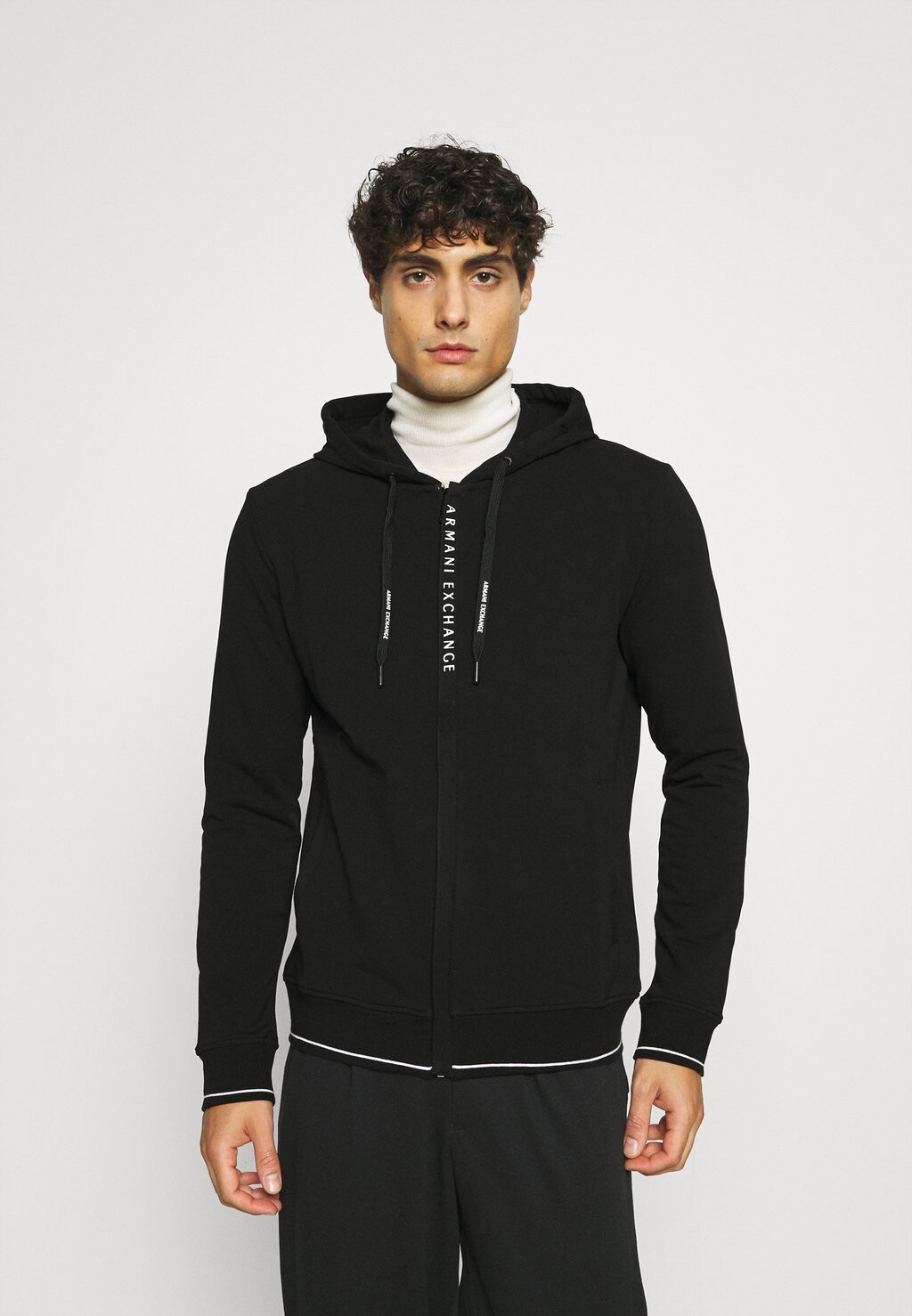 

Свитшот на молнии Armani Exchange, черный