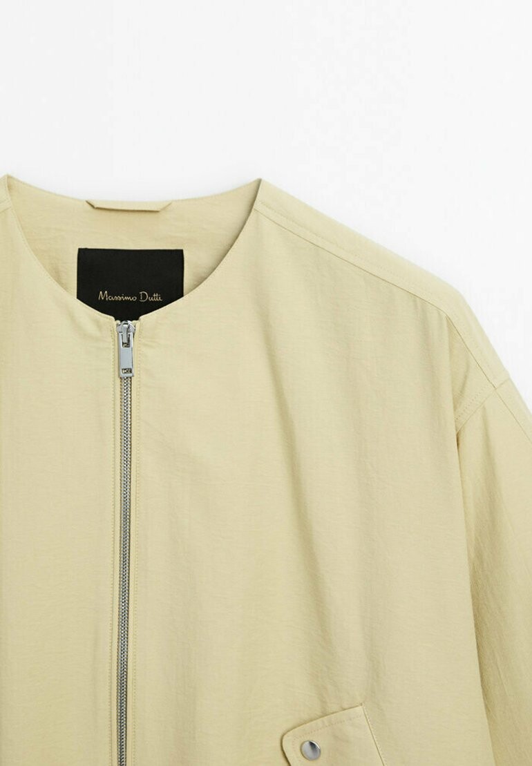 

Бомбер Crew Neck With Snap-Button Pockets Massimo Dutti, желтый