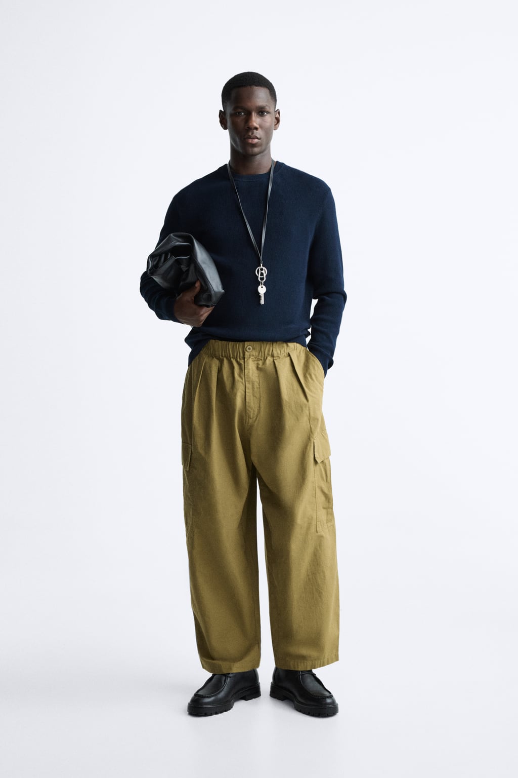 

Текстурированные брюки карго ZARA, хаки