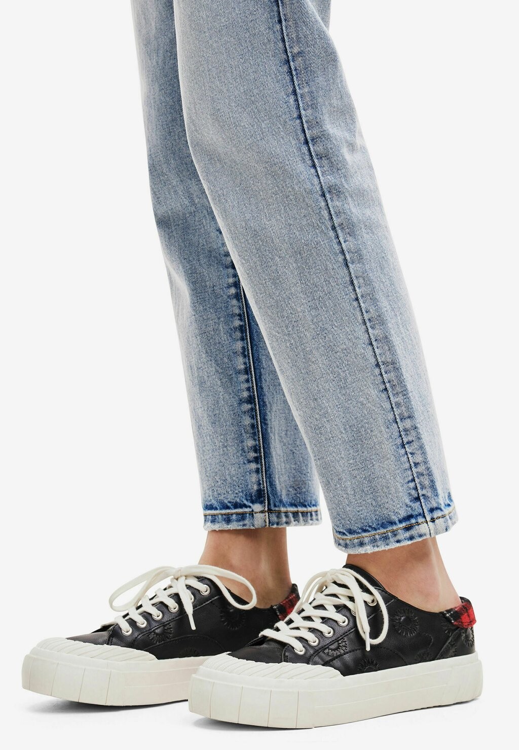 

Низкие кроссовки TARTAN PLATFORM Desigual, черный
