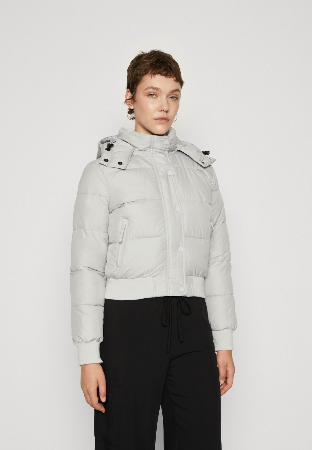 

Куртка Hollister Co. ULTIMATE PUFFER, цвет microchip light grey