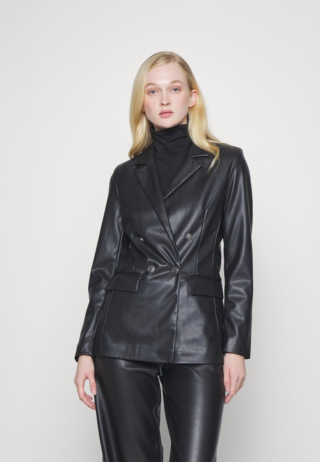 

Куртка из синтетической кожи ONLY Tall ONLHEIDI LONG, черный