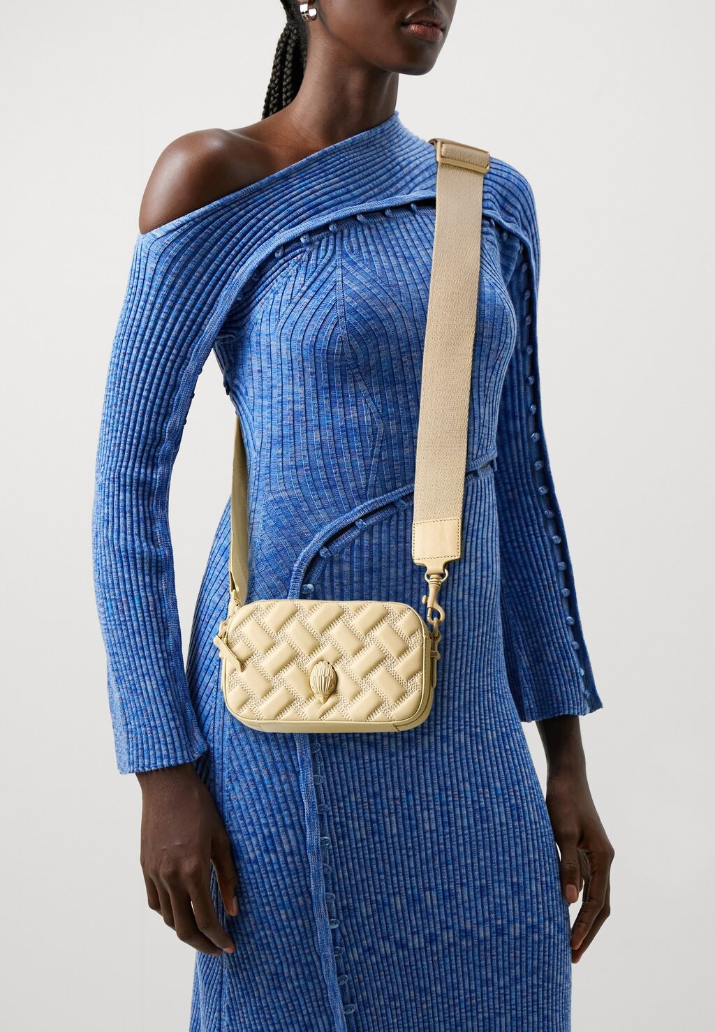 

Сумка через плечо KENSINGTON CAMERA Kurt Geiger London, крем