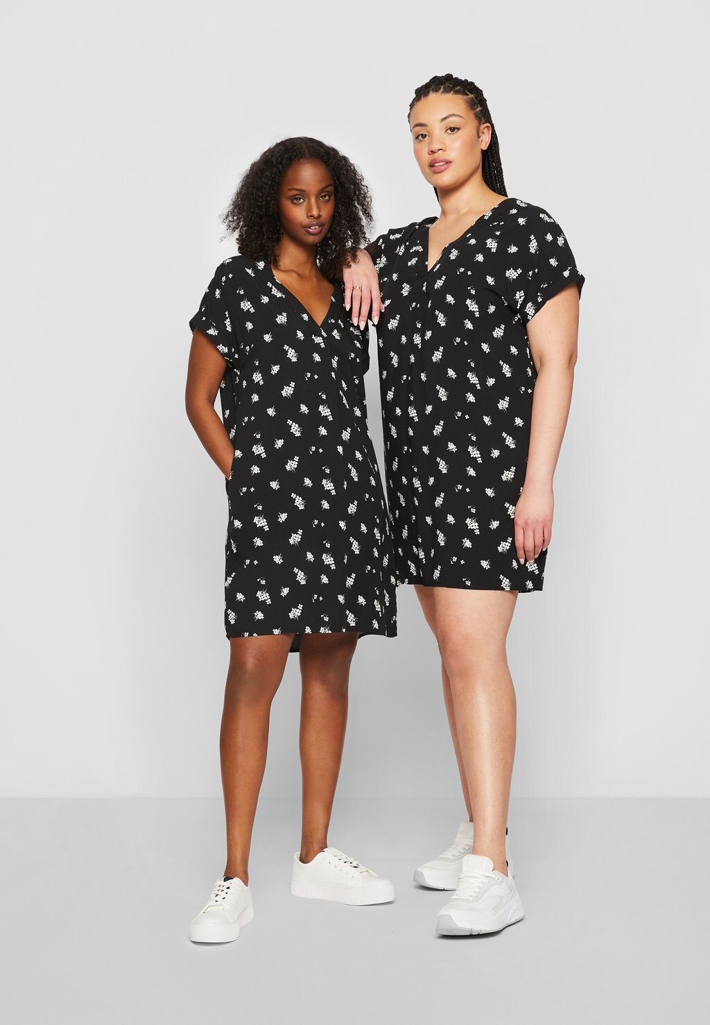 

Повседневное платье GAP, черный