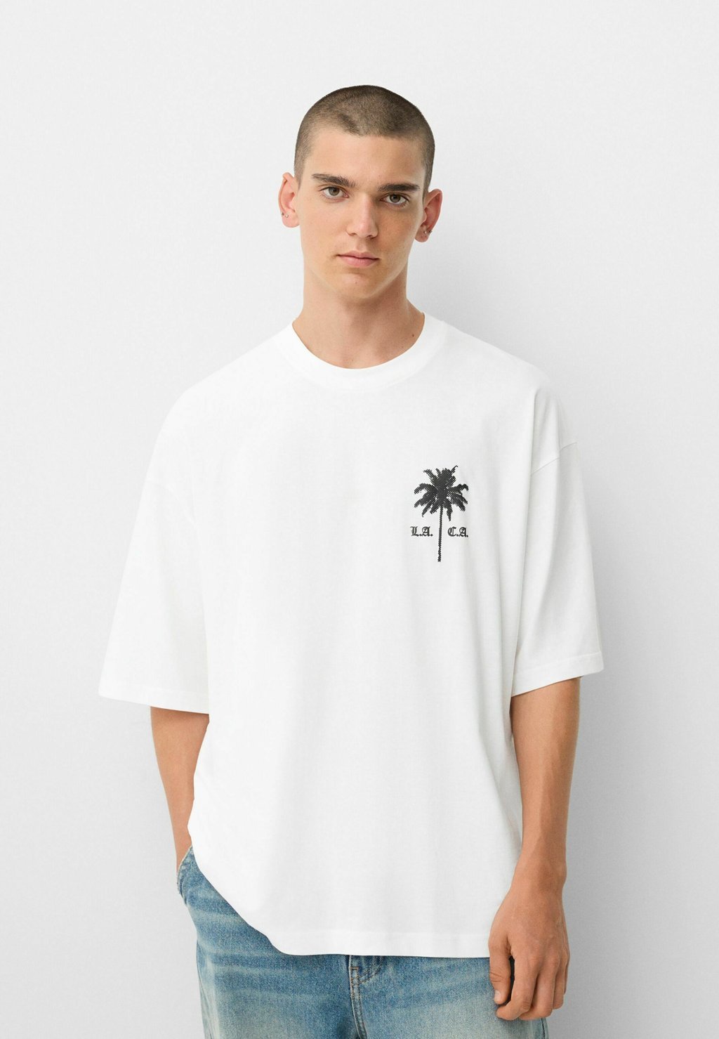 

Футболка с принтом SHORT SLEEVE Bershka, белый