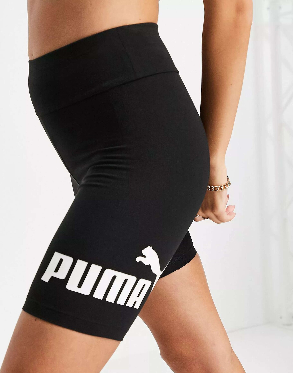 

Черные леггинсы Puma Essentials