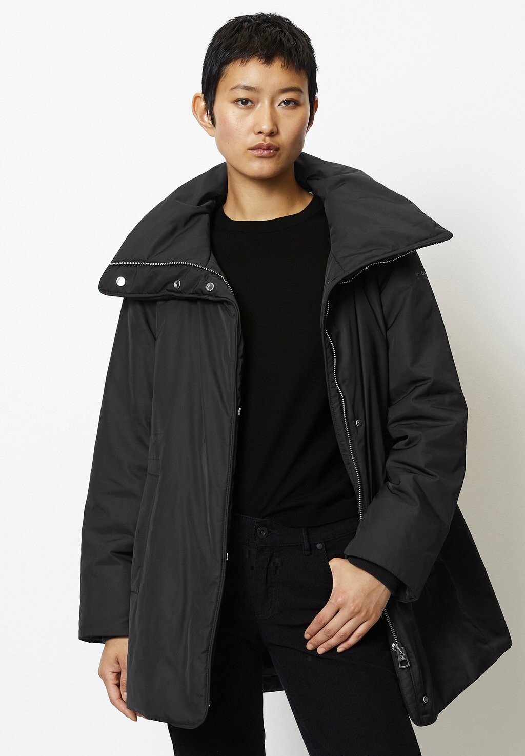 

Парка Marc O'Polo ПАРКА С УТЕПЛКОЙ, ЖЕНСТВЕННАЯ ФОРМА, БОЛЬШОЙ ВОРОТНИК, ТАЛИЯ НА КУЛИСКЕ, РАНТ, черный