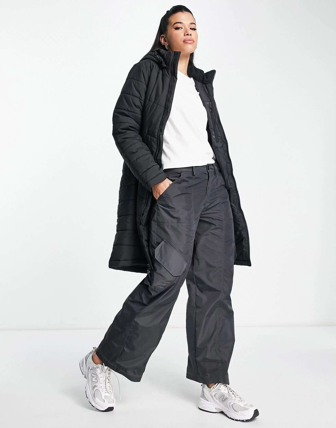 

Черное длинное пуховое пальто Jack Wolfskin North York, Черный