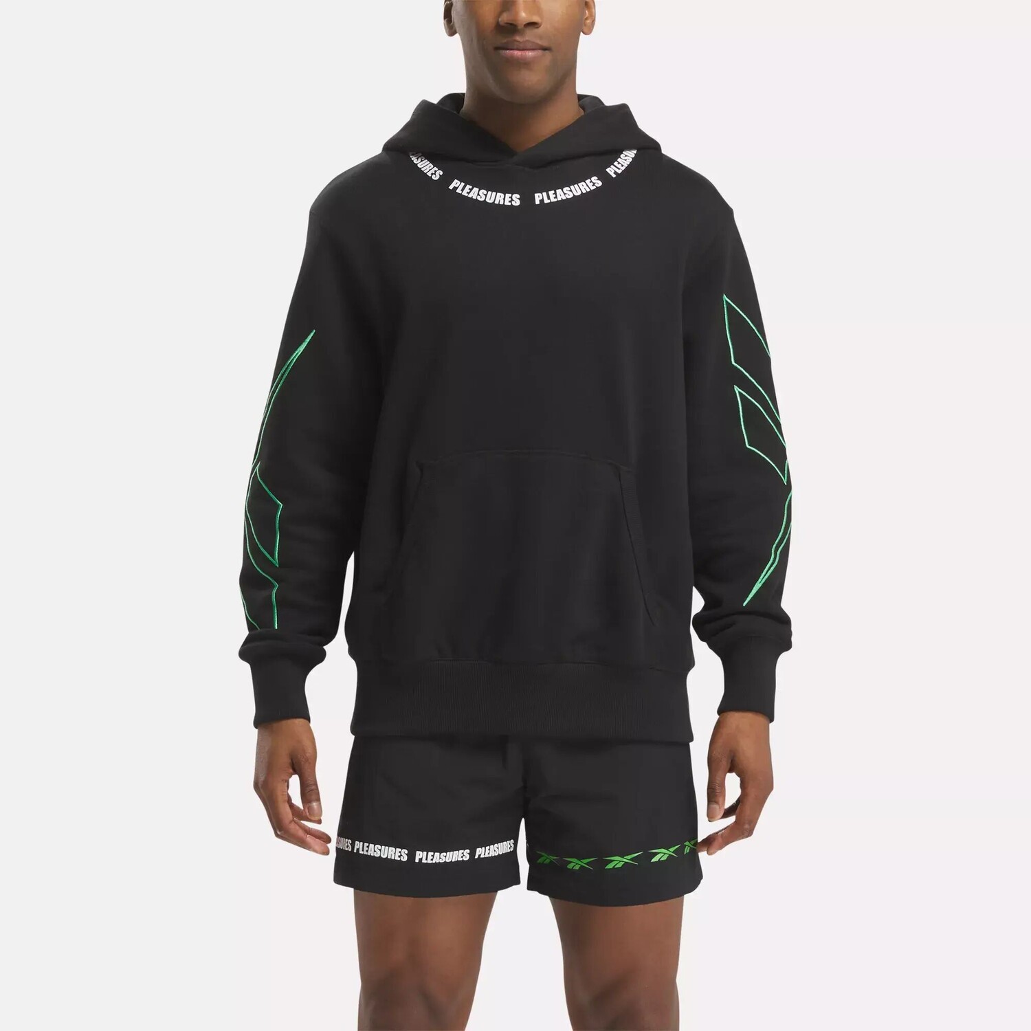 

Толстовка Pleasures Reebok, черный