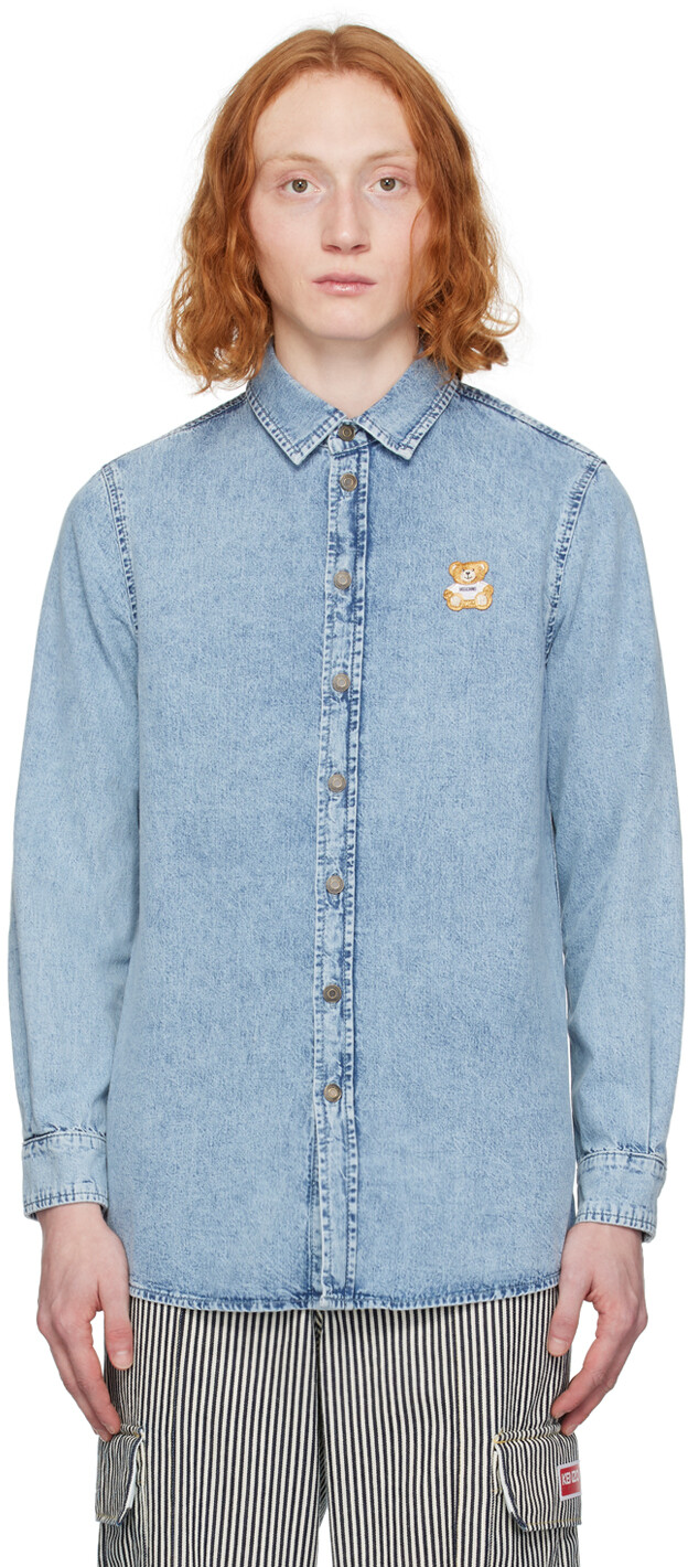 

Синяя джинсовая рубашка с нашивками Moschino