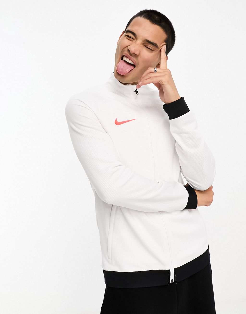 Белая спортивная куртка Nike Football Academy Dri-Fit