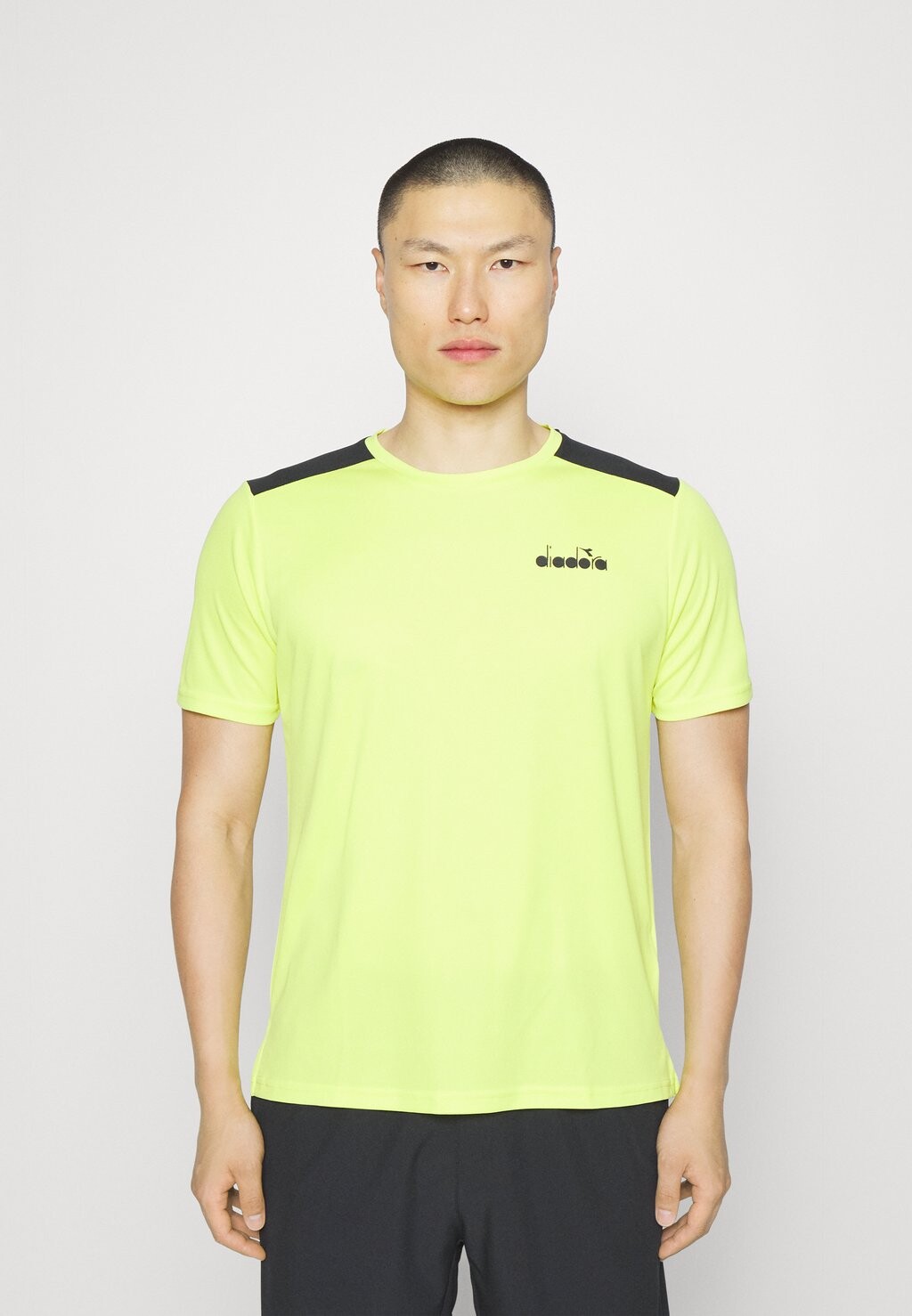 

Футболка Diadora