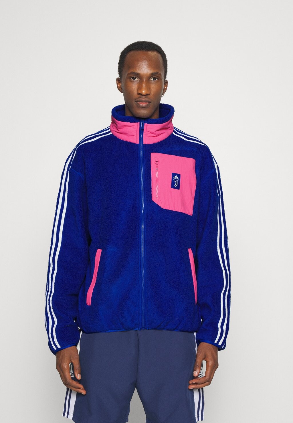 

Спортивная куртка Adidas