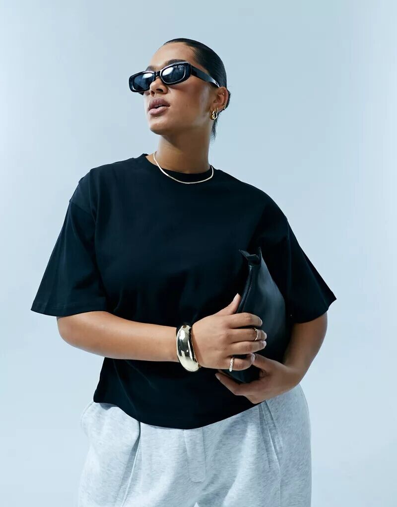 

Черная футболка с корсетом на талии ASOS Curve
