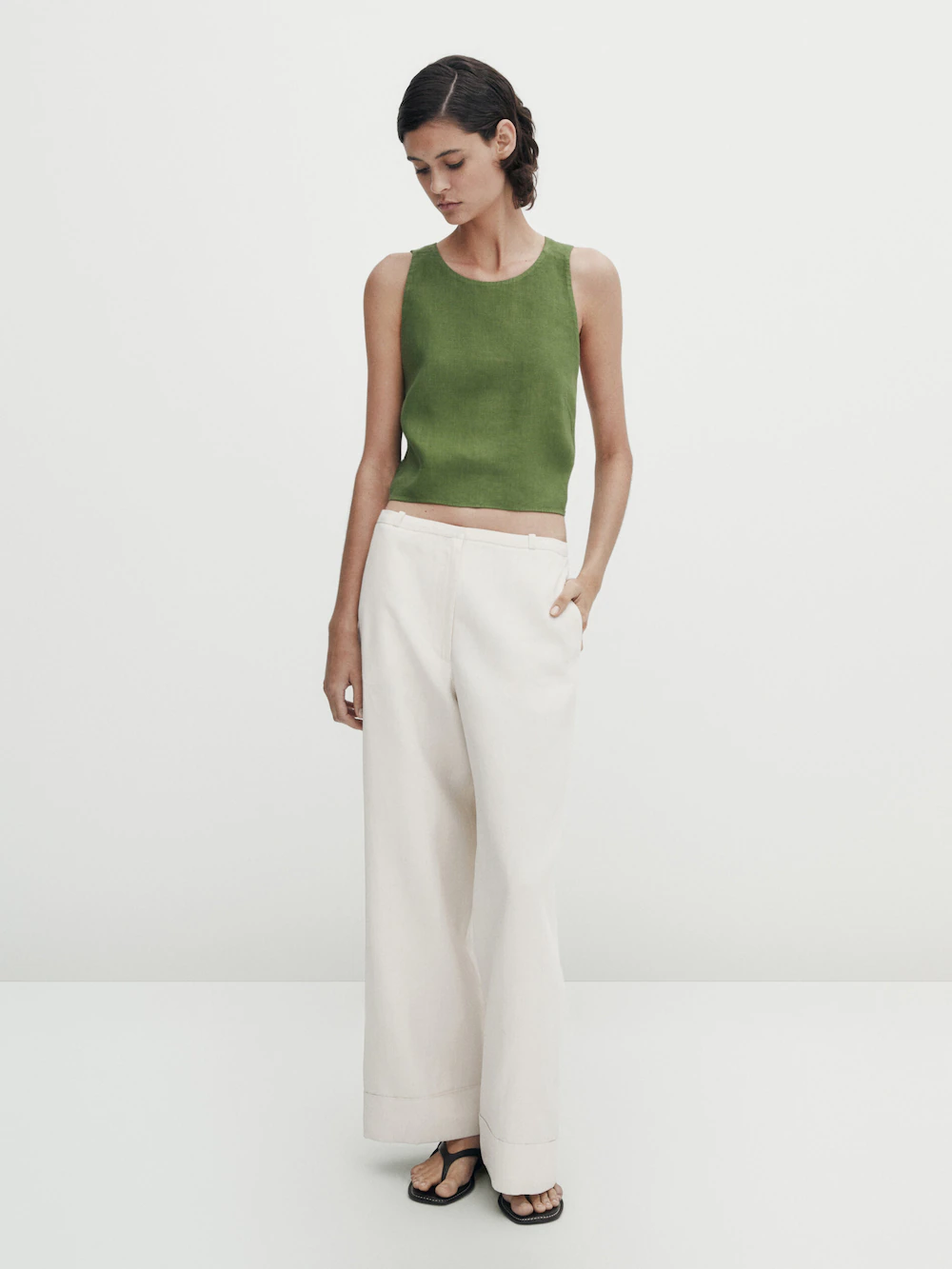 

Льняной топ с перекрестом на спине и потерянными деталями Massimo Dutti, зеленый