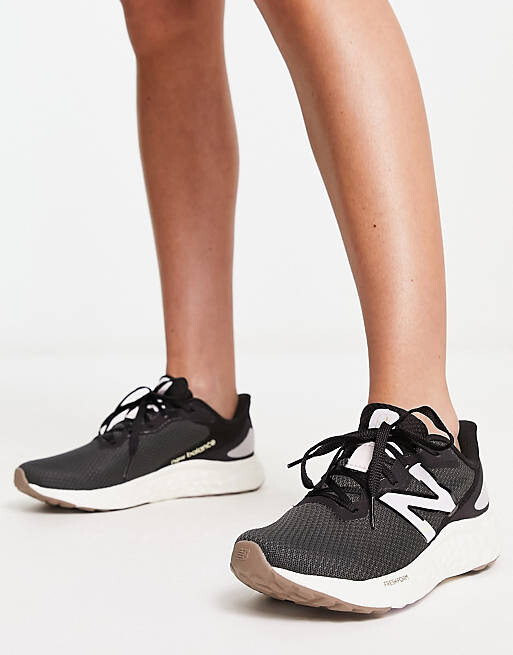 

Черно-белые кроссовки New Balance Running Fresh Foam Arisi V4, Черный
