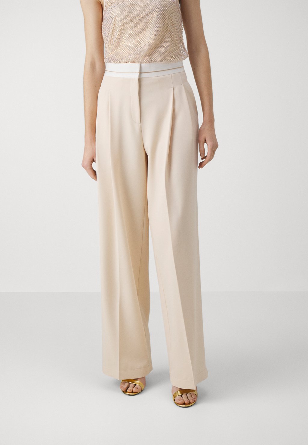 

Брюки Pantaloni Trousers Patrizia Pepe, цвет ivory skin