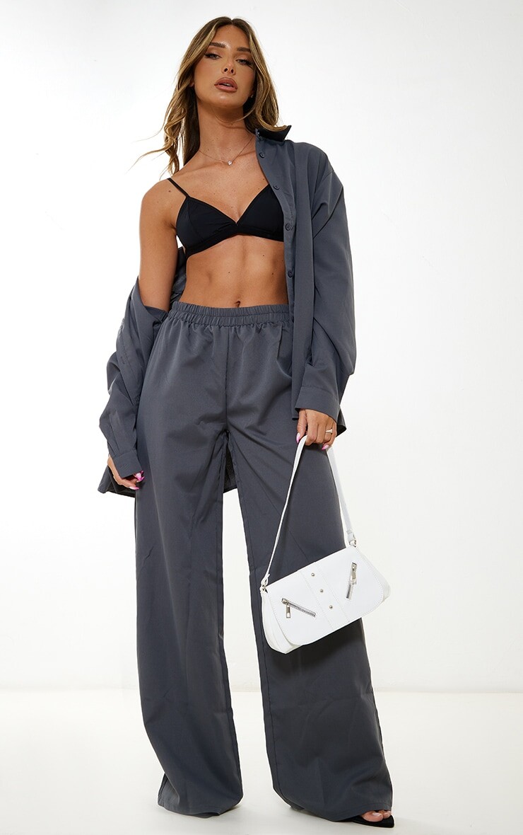 

PrettyLittleThing Темно-серые широкие брюки оверсайз из тканой ткани