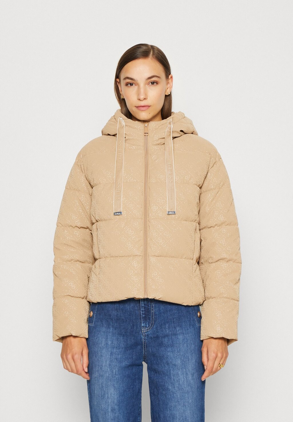 

Зимняя куртка Guess КУРТКА С КАПЮШОНОМ LOGO, цвет toasted taupe