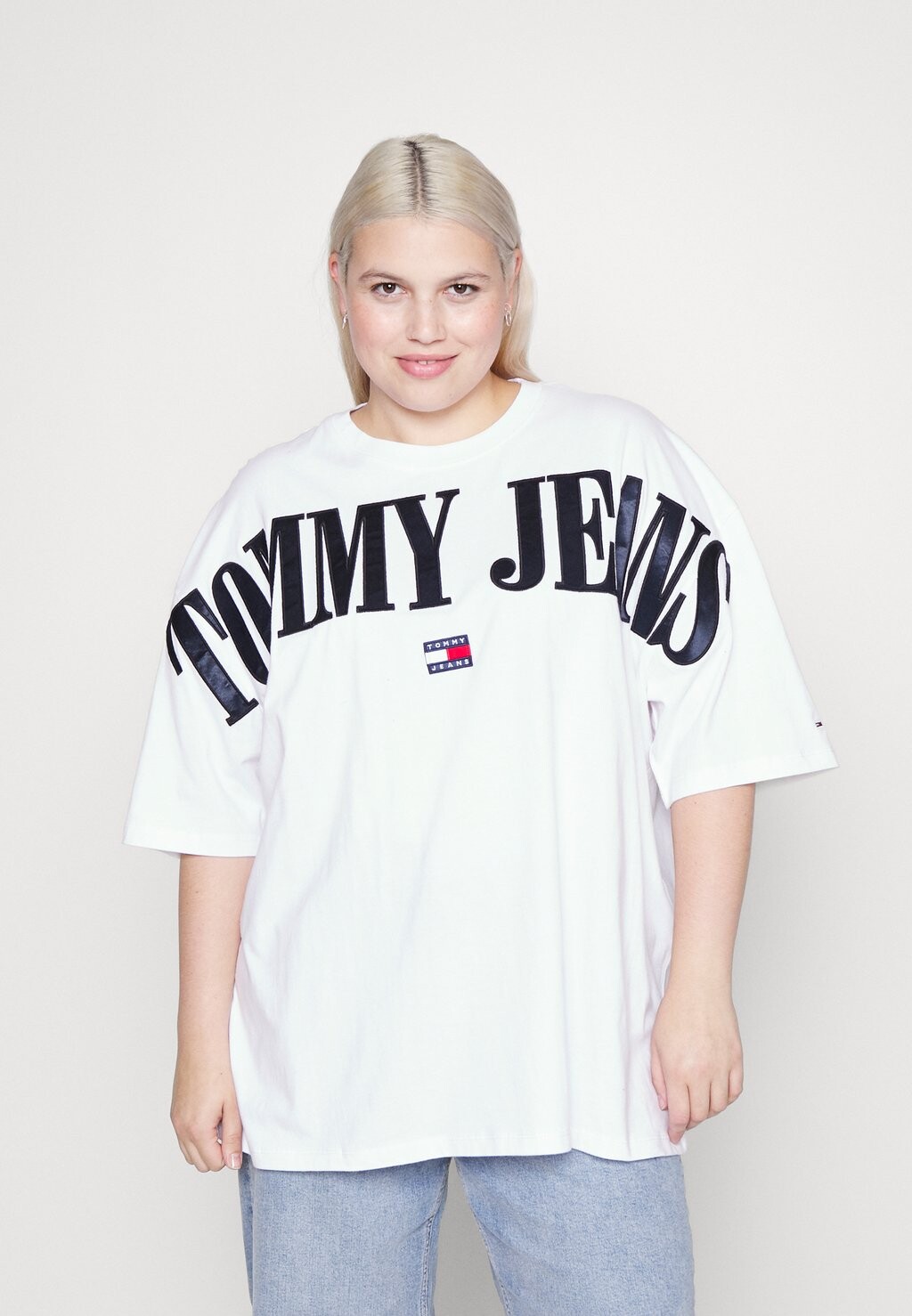 

Футболка с принтом Tommy Jeans by Tommy Hilfiger, белый
