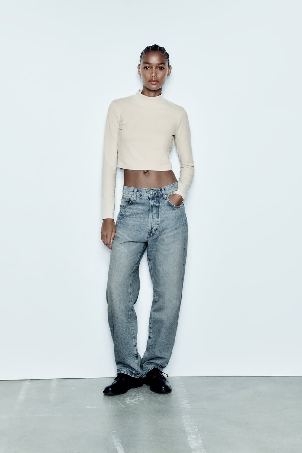 

Укороченный топ с воротником-стойкой ZARA, песочный