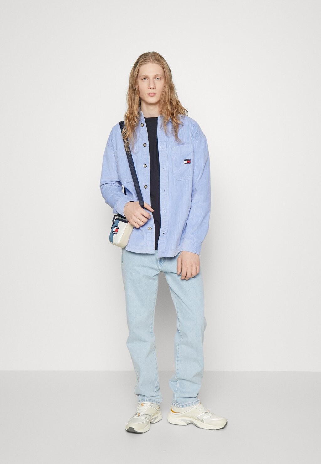 

Рубашка ПОВСЕДНЕВНАЯ РУБАШКА УНИСЕКС Tommy Jeans, июньский ирис